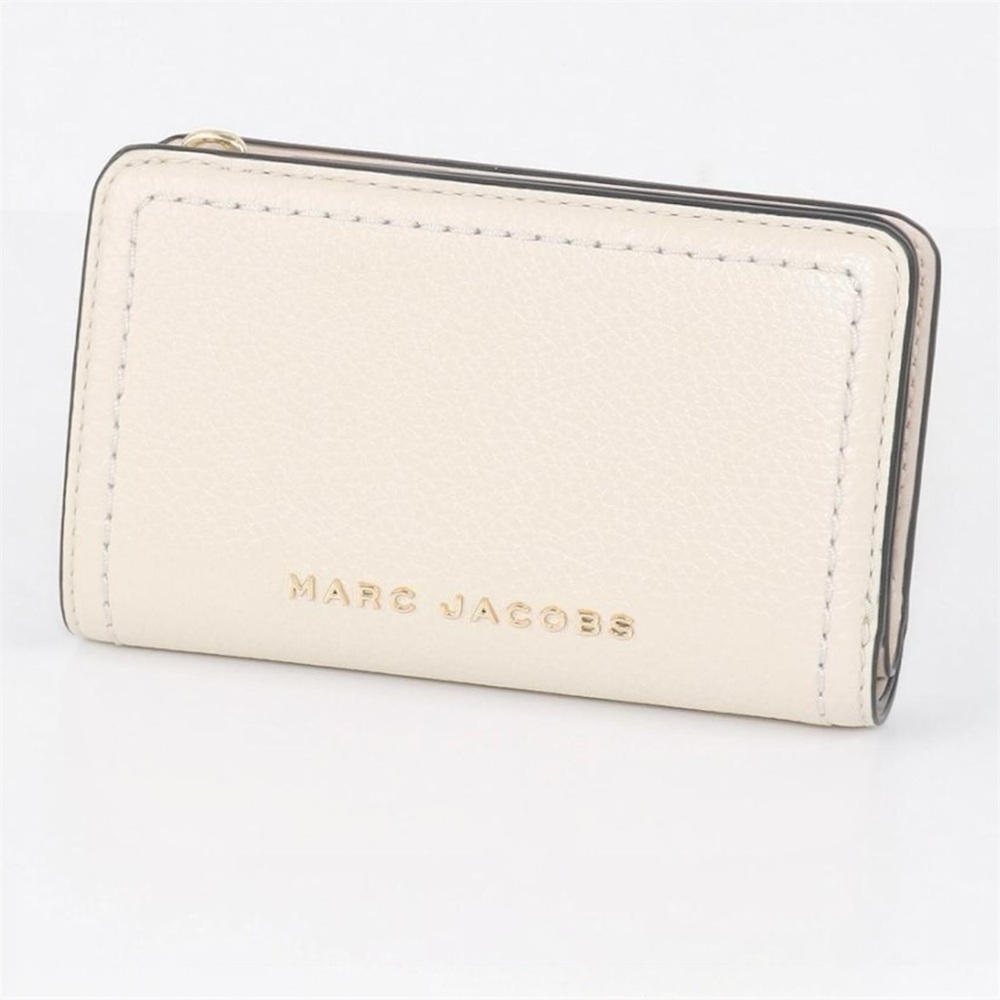 Marc Jacobs Pebbled Leather Bifold Wallet – Cream/Marshmallow